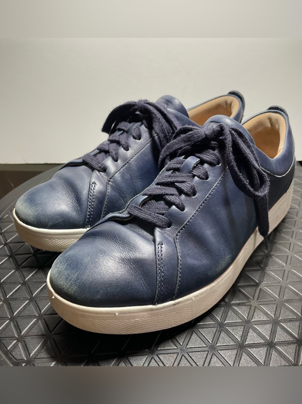 Fitflop Women's Navy Leather Lace-Up Sneakers